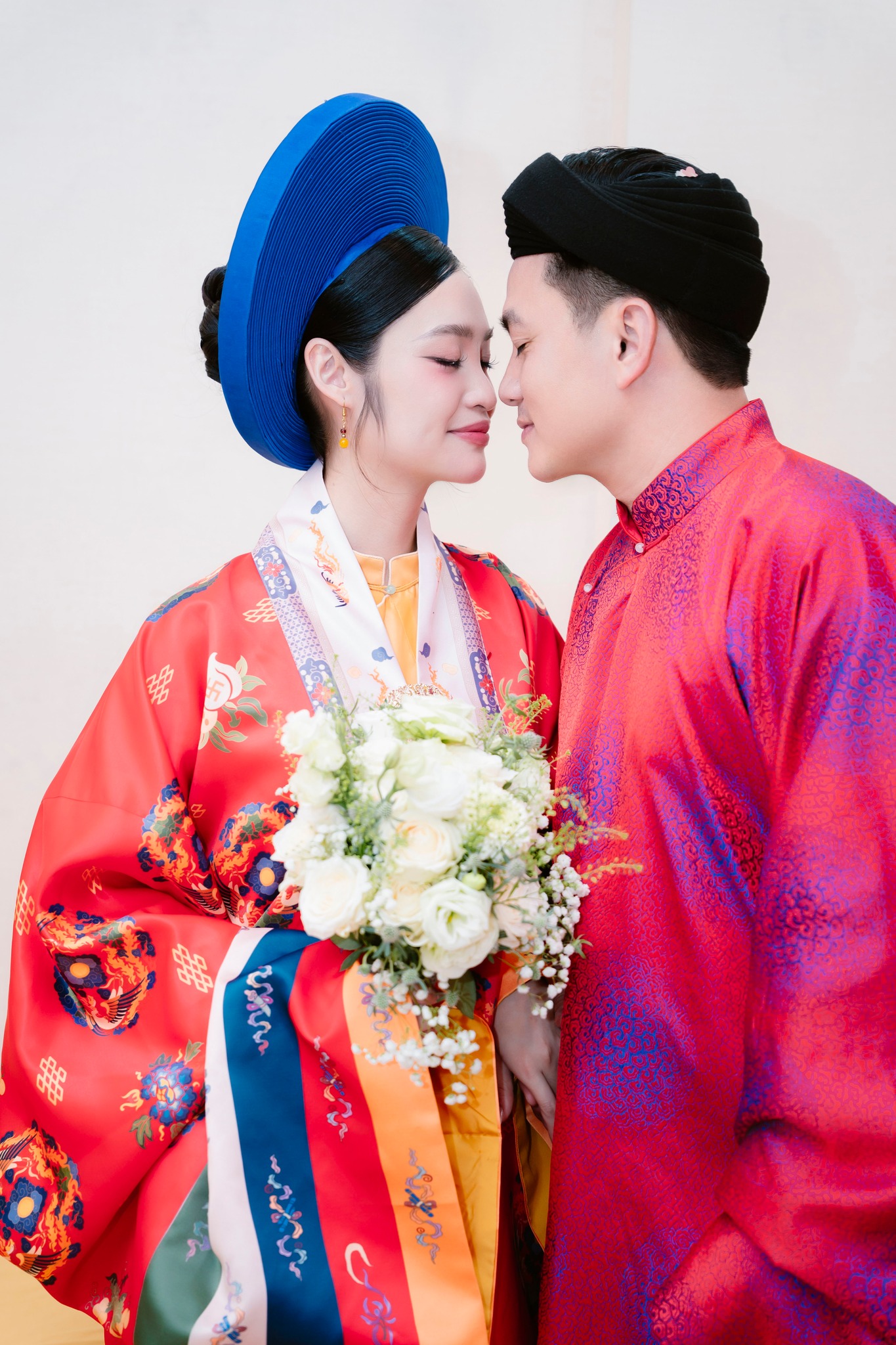 Hoa hậu N&ocirc;ng Th&uacute;y Hằng đang mang thai sau 5 th&aacute;ng kết h&ocirc;n với chồng Ph&oacute; gi&aacute;m đốc - Ảnh 4.