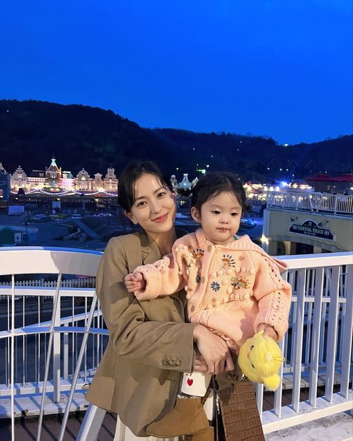  Bố mẹ nào cũng muốn con ngoan, nhưng có những lúc con càng “không ngoan” lại càng tốt - Ảnh 1.