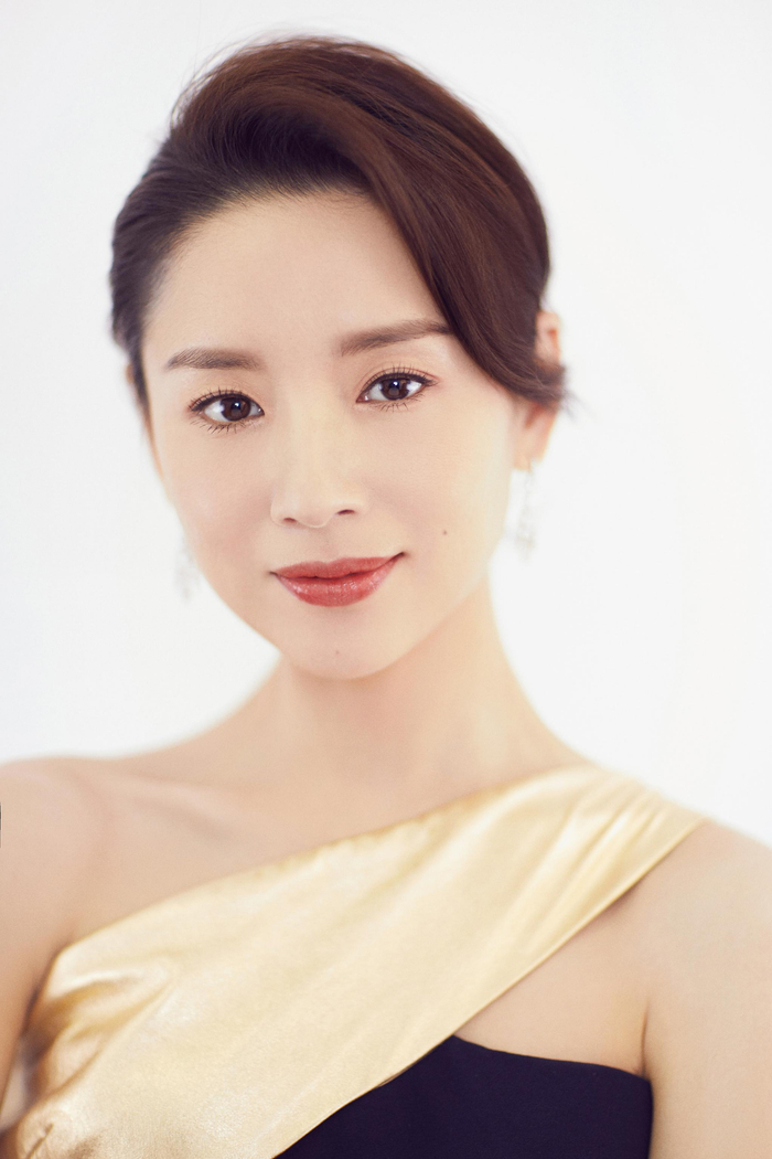 Đổng Khiết v&agrave; C&acirc;u chuyện học ph&iacute; 3 , 7 tỷ đồng cho con trai: Hậu trường g&acirc;y tranh c&atilde;i - Ảnh 1.