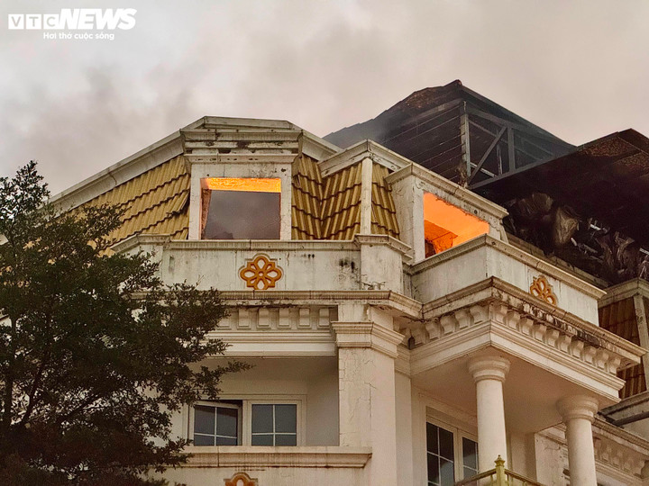 Ch&aacute;y lớn tại biệt thự liền kề ở Geleximco L&ecirc; Trọng Tấn, H&agrave; Nội - Ảnh 3.