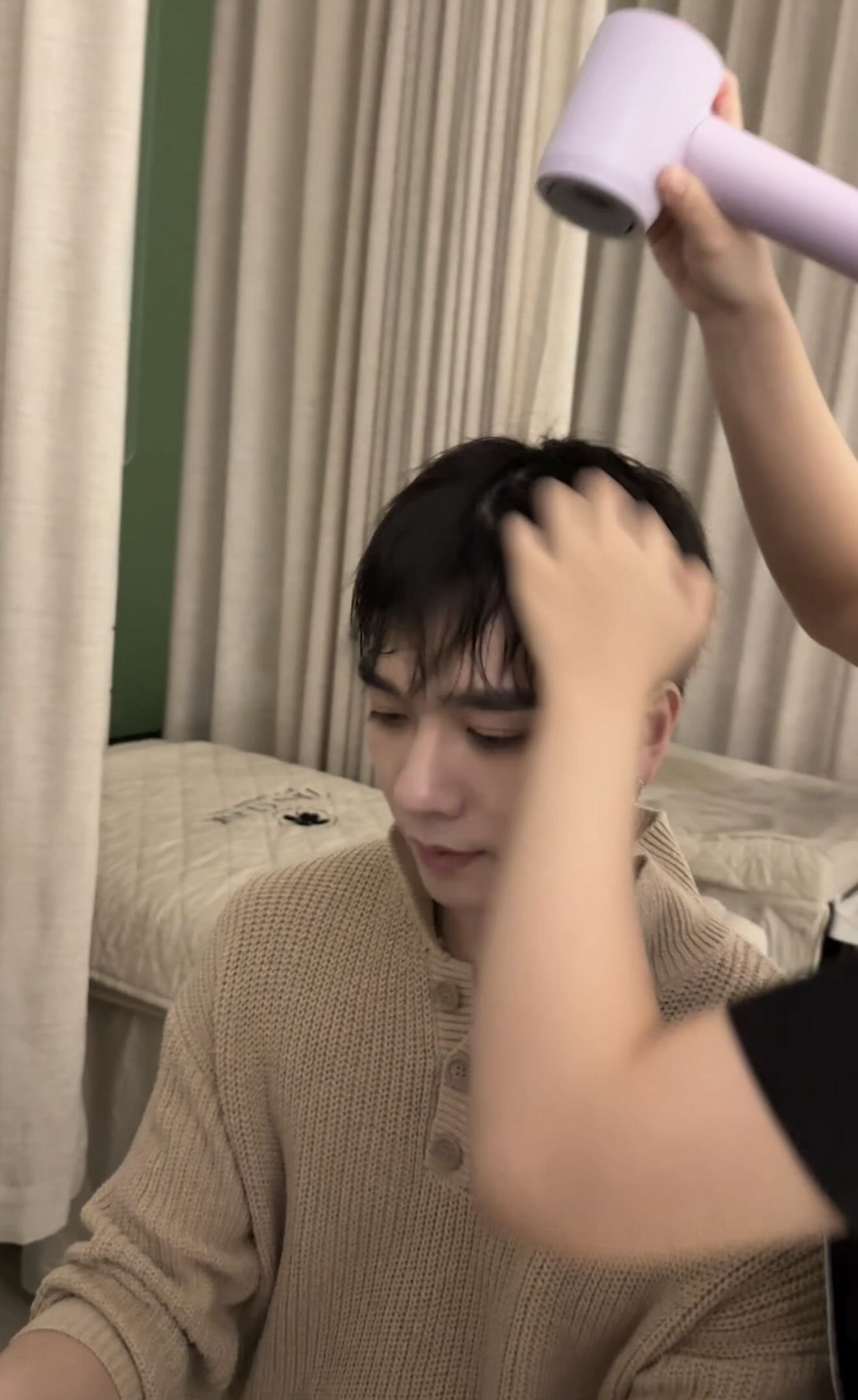 Hậu trường concert Anh Trai Say Hi: Anh Trai gội đầu giữa show diễn - Ảnh 2.