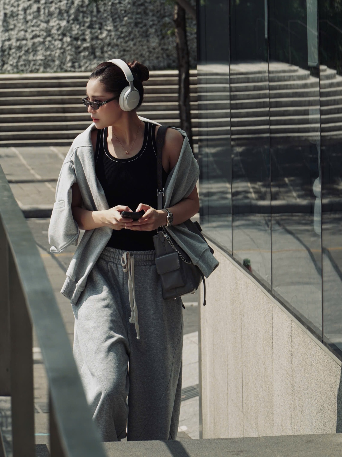 Phong cách đối lập của Kỳ Duyên và Thiên Ân: Nét đẹp cá tính và nữ tính - Ảnh 6. Phong cách đối lập của Kỳ Duyên và Thiên Ân: Nét đẹp cá tính và nữ tính - Ảnh 6.