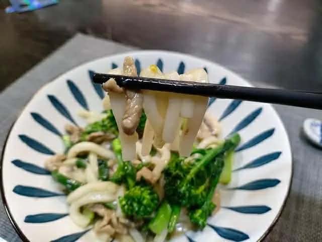 Tiết kiệm tiền bạc v&agrave; thời gian, chỉ cần 1 m&oacute;n n&agrave;y cho bữa tối, ngon đến nỗi bạn sẽ v&eacute;t sạch đĩa! - Ảnh 1.