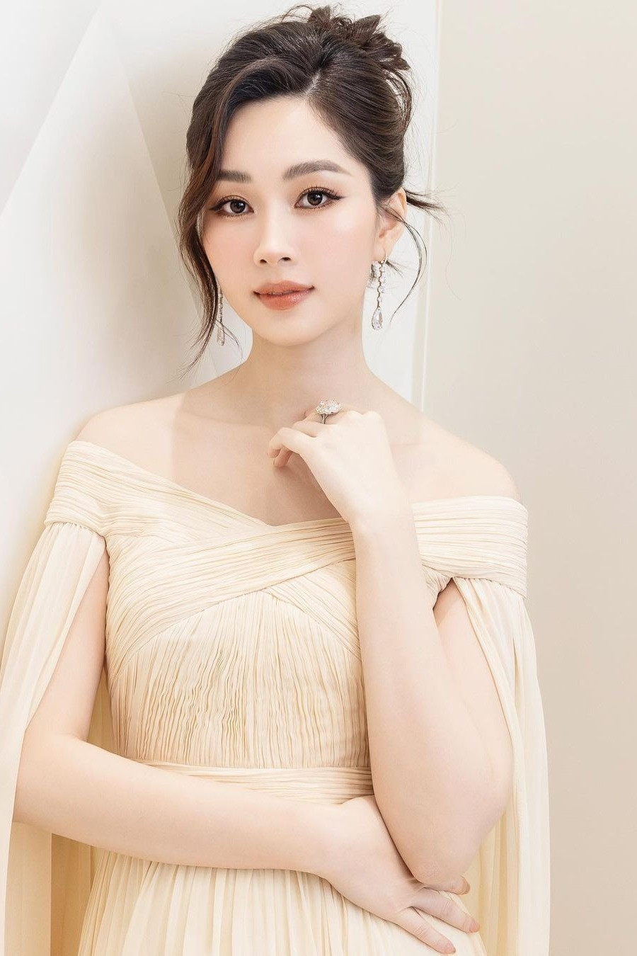 Người đẹp lọt Top 100 gương mặt đẹp nhất ch&acirc;u &Aacute;: Nay l&agrave;m mẹ 3 con, nhan sắc chưa ai vượt qua nổi!- Ảnh 3.