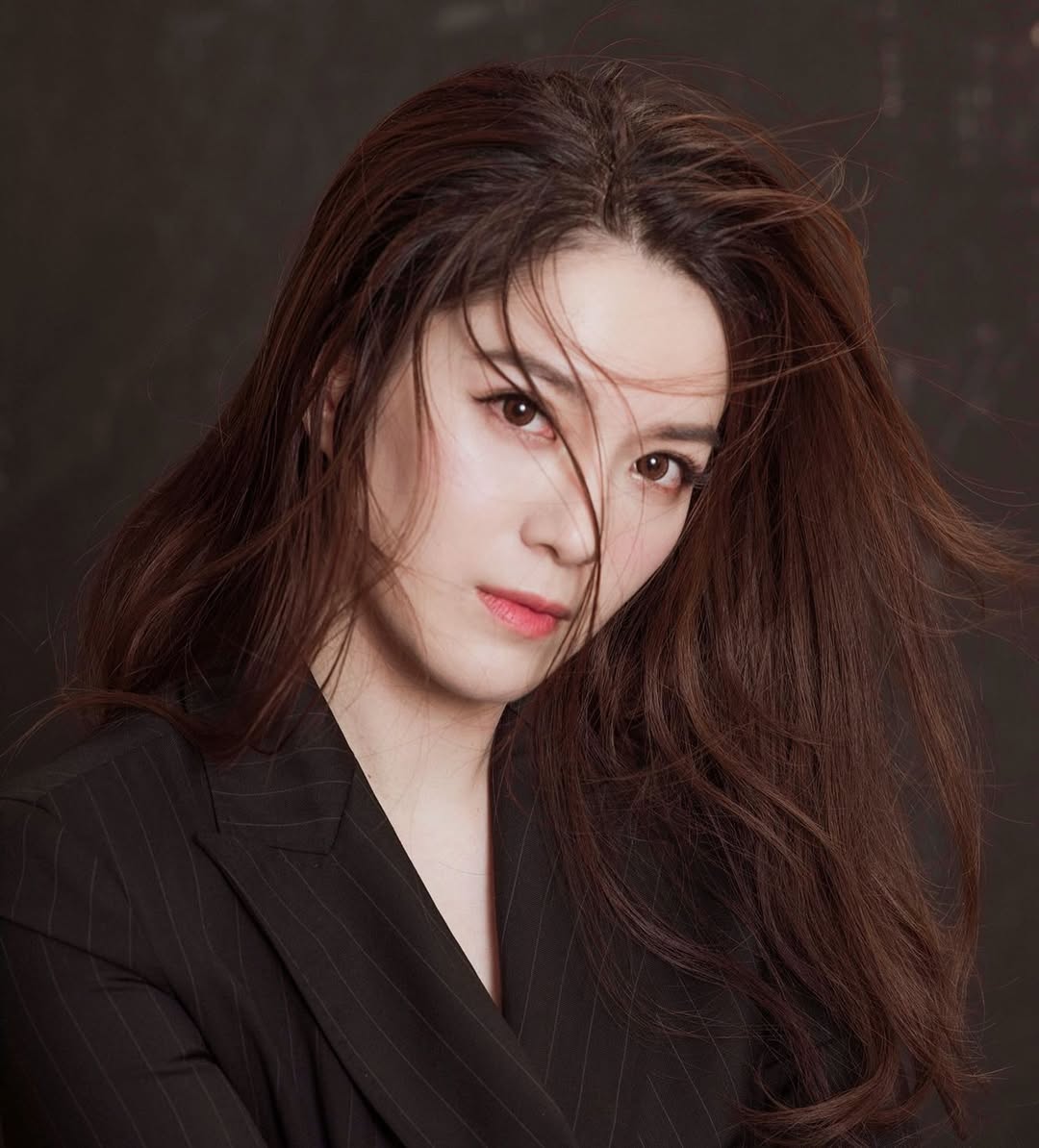 Cuối năm c&ograve;n toang: 1 Hoa hậu h&agrave;ng đầu ch&iacute;nh thức ly h&ocirc;n chồng đại gia hơn 10 tuổi v&igrave; bị 