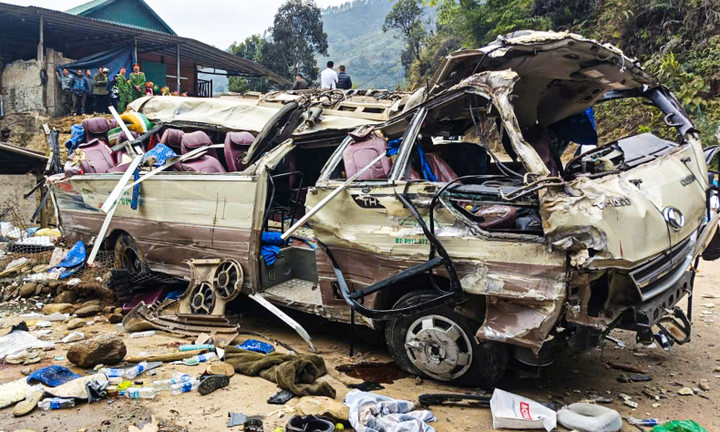 H&agrave;nh tr&igrave;nh thiện nguyện của nh&oacute;m Bếp Củi v&agrave; vụ lật xe thảm khốc tại L&agrave;o Cai - Ảnh 5.