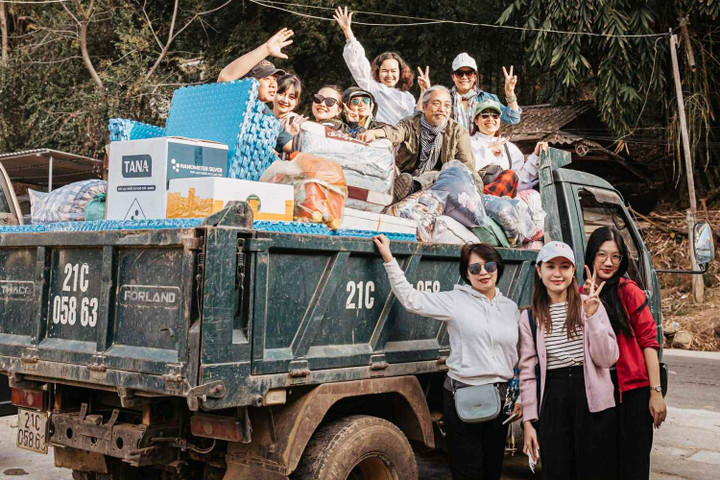 H&agrave;nh tr&igrave;nh thiện nguyện của nh&oacute;m Bếp Củi v&agrave; vụ lật xe thảm khốc tại L&agrave;o Cai - Ảnh 4.