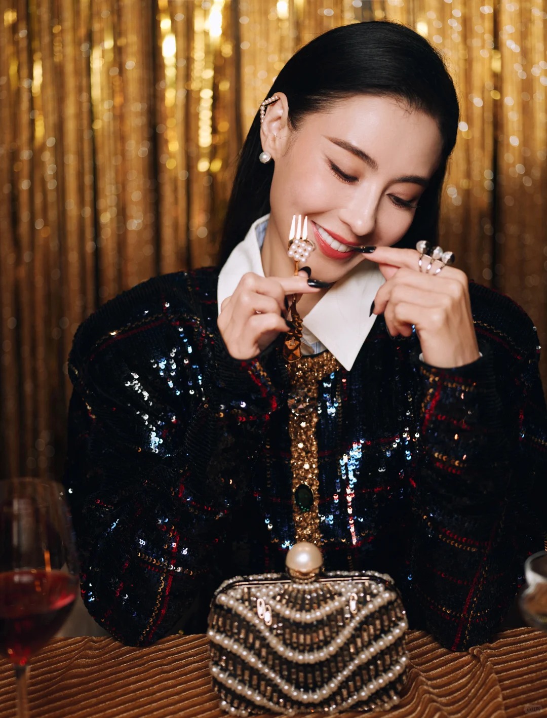 Soi n&eacute;t tướng ph&uacute; q&uacute;y của Trương B&aacute; Chi gi&uacute;p c&ocirc; giữ vững địa vị trong showbiz - Ảnh 6.