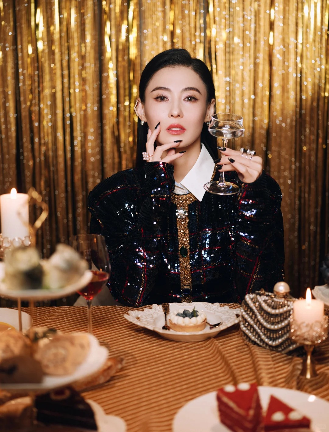 Soi n&eacute;t tướng ph&uacute; q&uacute;y của Trương B&aacute; Chi gi&uacute;p c&ocirc; giữ vững địa vị trong showbiz - Ảnh 8.