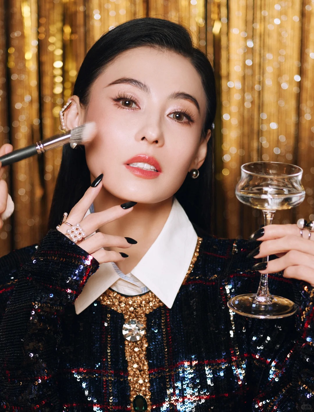 Soi n&eacute;t tướng ph&uacute; q&uacute;y của Trương B&aacute; Chi gi&uacute;p c&ocirc; giữ vững địa vị trong showbiz - Ảnh 10.