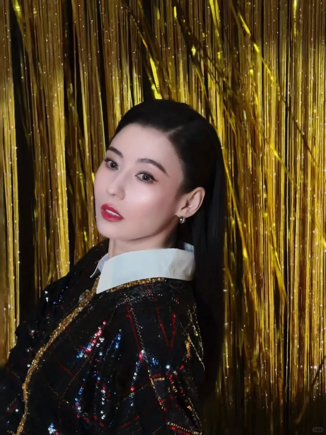 Soi n&eacute;t tướng ph&uacute; q&uacute;y của Trương B&aacute; Chi gi&uacute;p c&ocirc; giữ vững địa vị trong showbiz - Ảnh 3.