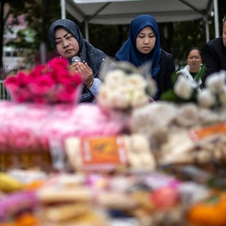 Cuộc gọi cuối cùng đầy đau xót của người phụ nữ mắc kẹt trong đám cháy ở Hong Kong - Ảnh 2.