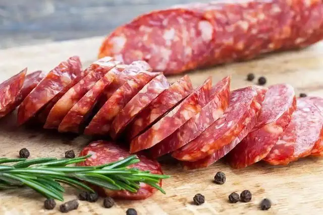 Huyết áp cao? Hãy tránh ngay 2 loại thịt này và tận dụng 3 loại còn lại để bảo vệ tim mạch- Ảnh 2.