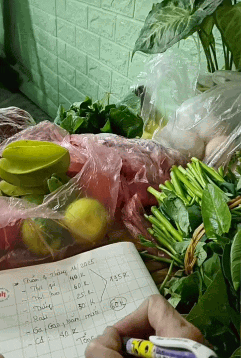 Làm công nhân ở trọ tại Nam Định: Tháng chỉ tiêu hơn 700k tiền ăn, tiết kiệm hơn 11 triệu, từng đồng đều được tính toán và ghi chép cẩn thận - Ảnh 5. Làm công nhân ở trọ tại Nam Định: Tháng chỉ tiêu hơn 700k tiền ăn, tiết kiệm hơn 11 triệu, từng đồng đều được tính toán và ghi chép cẩn thận - Ảnh 5.