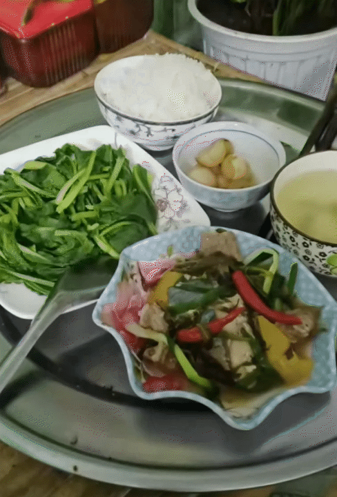 Tuổi trung niên, làm công nhân, tháng tiêu 2 triệu, tiết kiệm 11 triệu, từng đồng đều được tính toán và ghi chép cẩn thận- Ảnh 4. Tuổi trung niên, làm công nhân, tháng tiêu 2 triệu, tiết kiệm 11 triệu, từng đồng đều được tính toán và ghi chép cẩn thận- Ảnh 4.