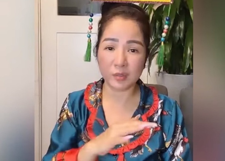 Nữ ca sĩ Bolero nổi danh bức x&uacute;c v&igrave; bị giả mạo để lừa đảo- Ảnh 2.