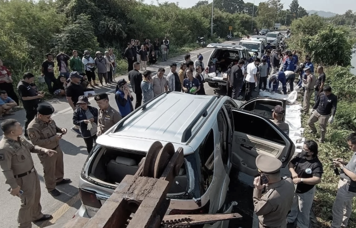 Phát hiện 9 thi thể trong một chiếc xe Toyota dưới kênh- Ảnh 2.