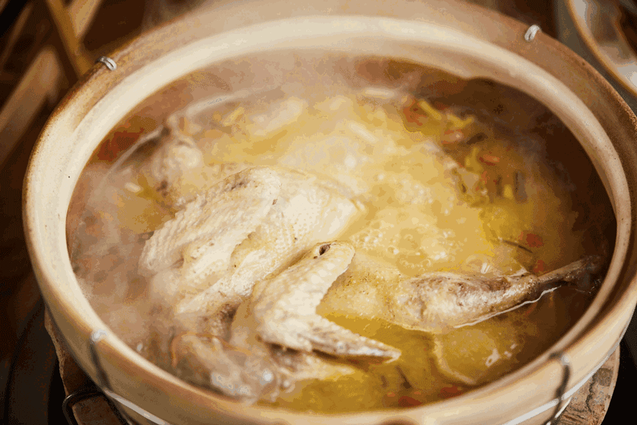 1 th&oacute;i quen nấu nướng l&agrave;m tăng nguy cơ mắc ung thư cho cả gia đ&igrave;nh, đặc biệt l&agrave; trẻ em- Ảnh 1.