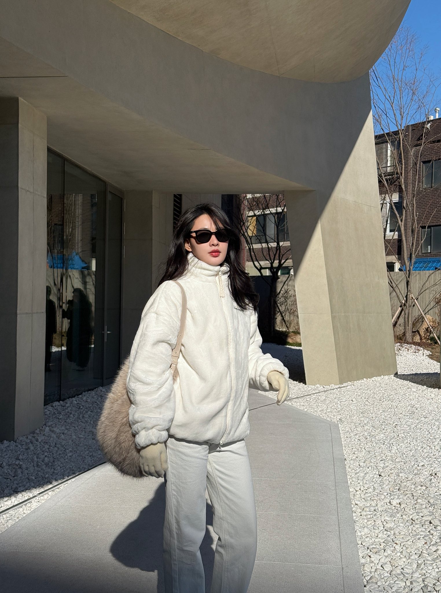 Nữ diễn vi&ecirc;n Việt c&oacute; style m&ugrave;a đ&ocirc;ng đẹp m&ecirc; mẩn, d&ugrave; phối đồ rất đơn giản - Ảnh 2.