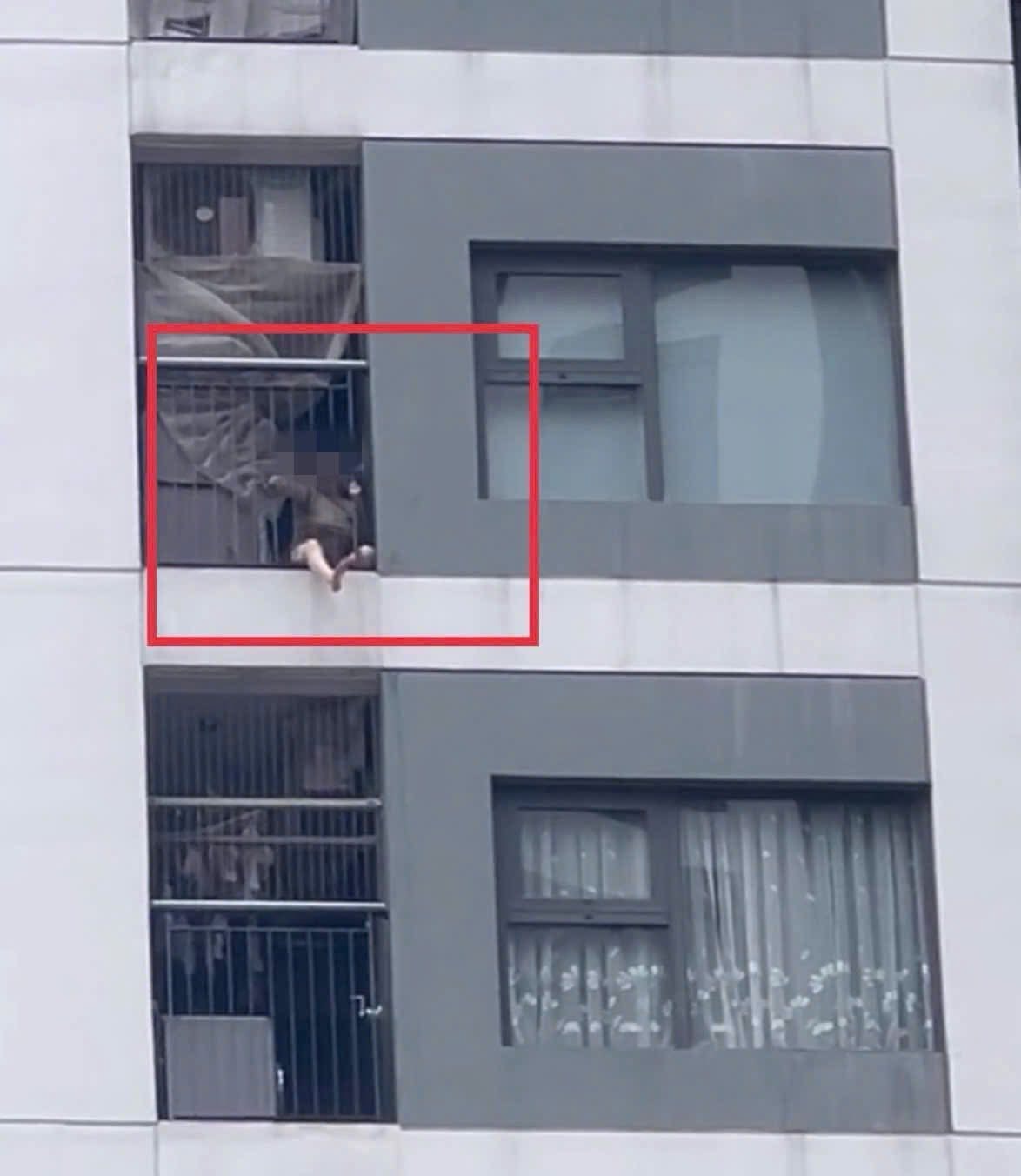 Bức ảnh chụp l&ocirc; gia căn hộ chung cư khiến nhiều người giật m&igrave;nh thắc mắc: Sao c&oacute; thể như vậy? - Ảnh 2.