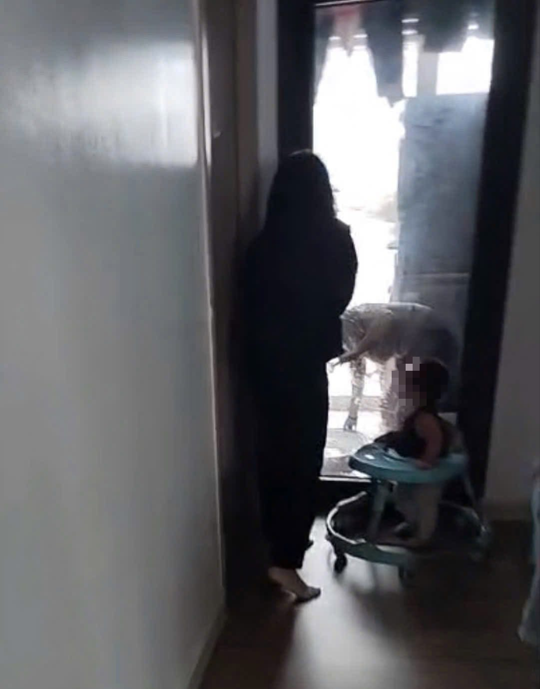 Bức ảnh chụp l&ocirc; gia căn hộ chung cư khiến nhiều người giật m&igrave;nh thắc mắc: Sao c&oacute; thể như vậy? - Ảnh 3.