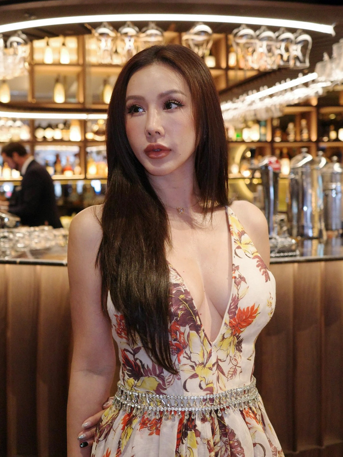 Sắp bước sang tuổi 50, Hoa hậu 3 con vẫn trẻ đẹp mơn mởn như g&aacute;i đ&ocirc;i mươi nhờ ng&agrave;y n&agrave;o cũng l&agrave;m 3 việc giữ cơ bắp, giữ sức khỏe- Ảnh 6.