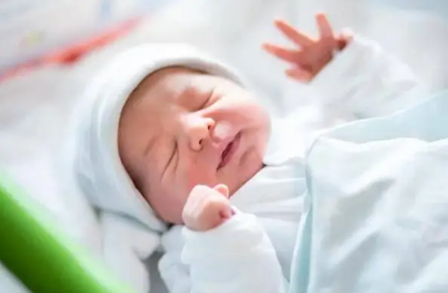 Trẻ sơ sinh rốt cuộc 