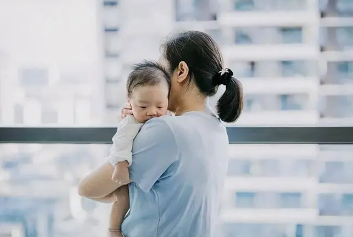 Trẻ sơ sinh rốt cuộc 