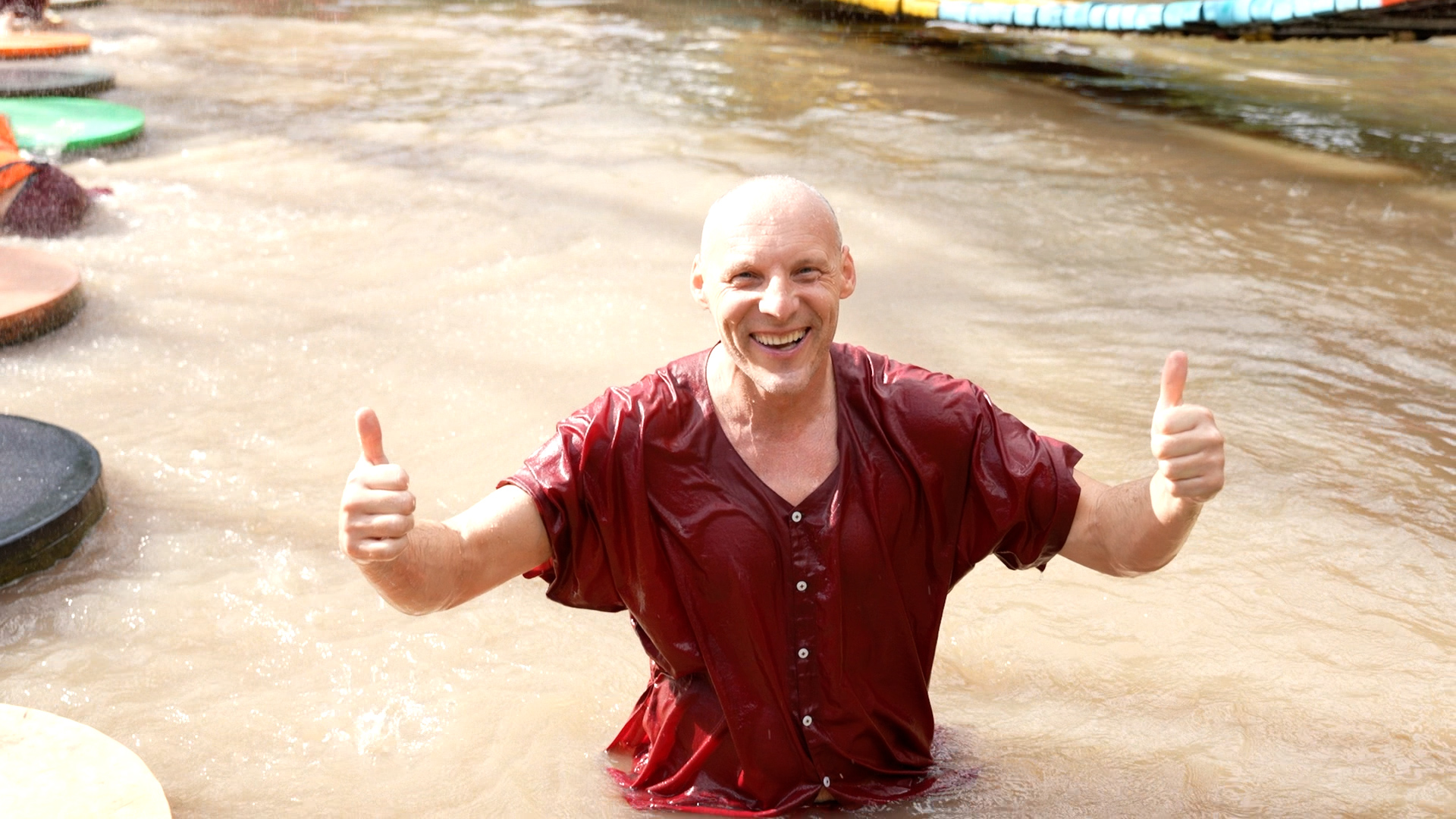 Ông bố Tây cùng con trai quậy tưng chương trình Ông bố Tây cùng con trai quậy tưng chương trình