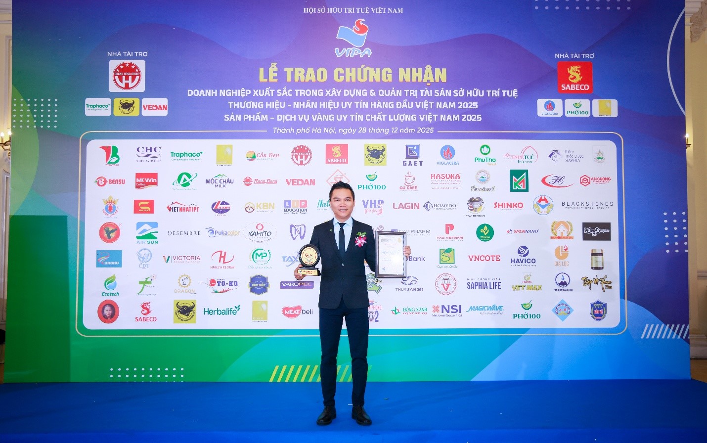 Herbalife Việt Nam đạt giải thưởng &ldquo;Thương Hiệu, Nh&atilde;n Hiệu Uy T&iacute;n H&agrave;ng Đầu Việt Nam&rdquo; 2025- Ảnh 2.