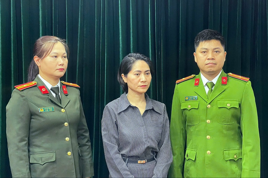 Giám đốc show Về Đây Bốn Cánh Chim Trời kinh doanh gì trước khi bị khởi tố?- Ảnh 1. Giám đốc show Về Đây Bốn Cánh Chim Trời kinh doanh gì trước khi bị khởi tố?- Ảnh 1.