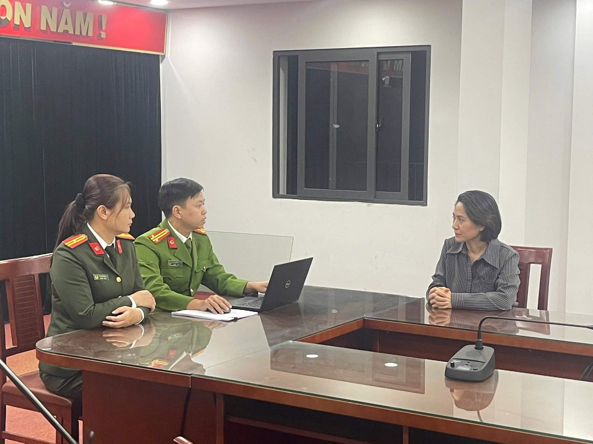 Gi&aacute;m đốc chương tr&igrave;nh 