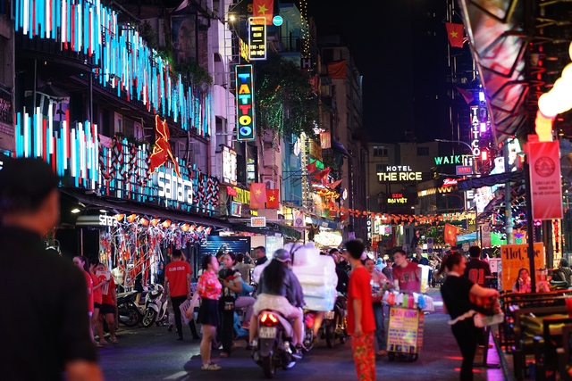 Ph&aacute;o hoa rực s&aacute;ng bầu trời, ch&agrave;o 2026!- Ảnh 57.