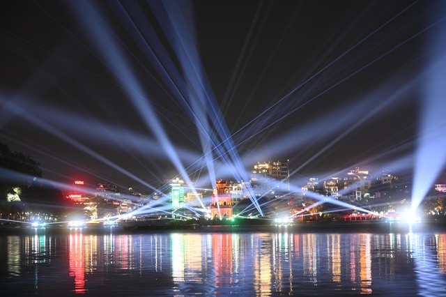 Ph&aacute;o hoa rực s&aacute;ng bầu trời, ch&agrave;o 2026!- Ảnh 46.