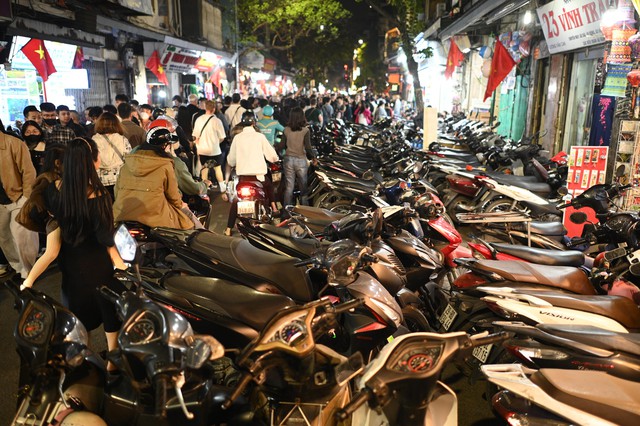 Ph&aacute;o hoa rực s&aacute;ng bầu trời, ch&agrave;o 2026!- Ảnh 27.