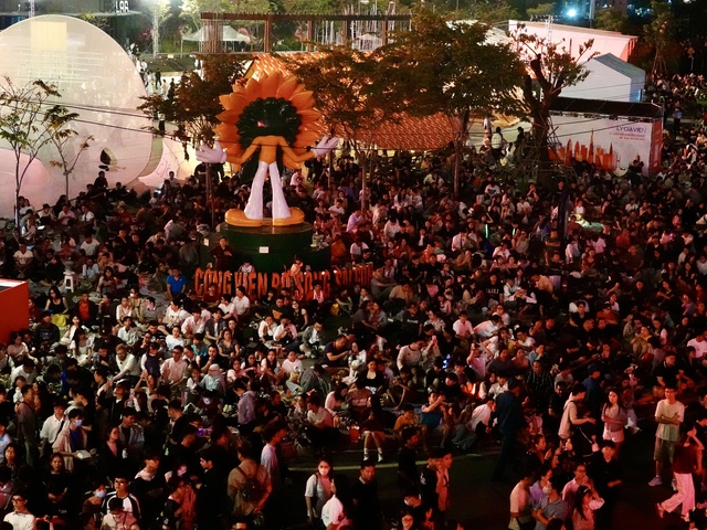 Ph&aacute;o hoa rực s&aacute;ng bầu trời, ch&agrave;o 2026!- Ảnh 37.