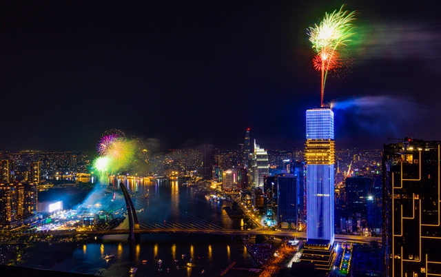 Ph&aacute;o hoa rực s&aacute;ng bầu trời, ch&agrave;o 2026!- Ảnh 14.