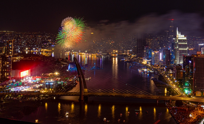 Ph&aacute;o hoa rực s&aacute;ng bầu trời, ch&agrave;o 2026!- Ảnh 16.