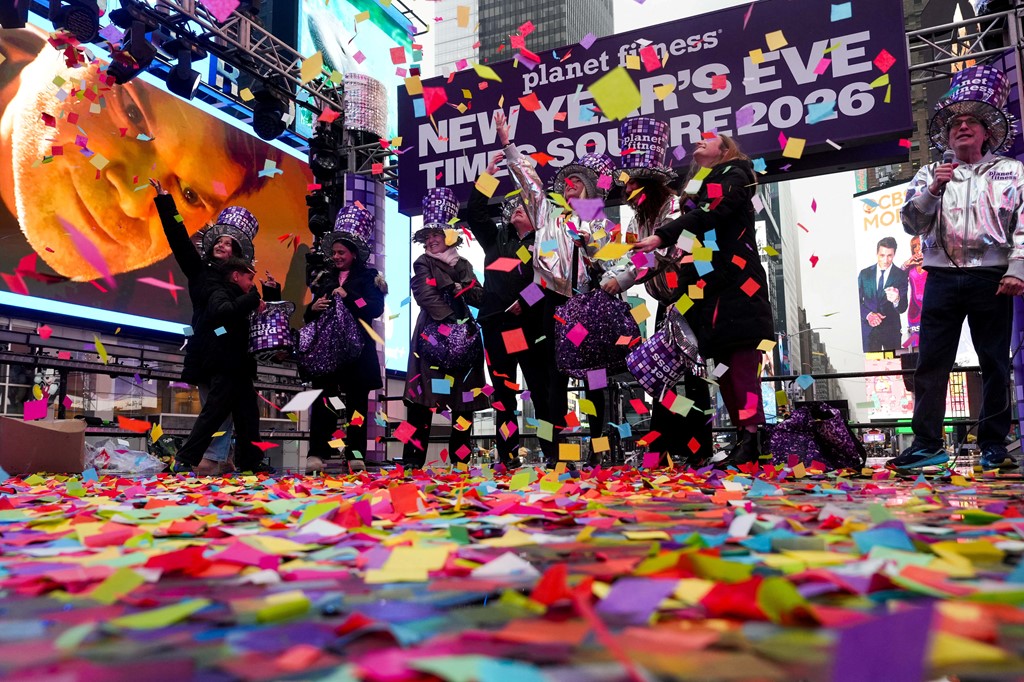 Năm mới 2026: Ph&aacute;o hoa rực rỡ khắp thế giới ch&agrave;o đ&oacute;n b&igrave;nh an v&agrave; hạnh ph&uacute;c - Ảnh 24.