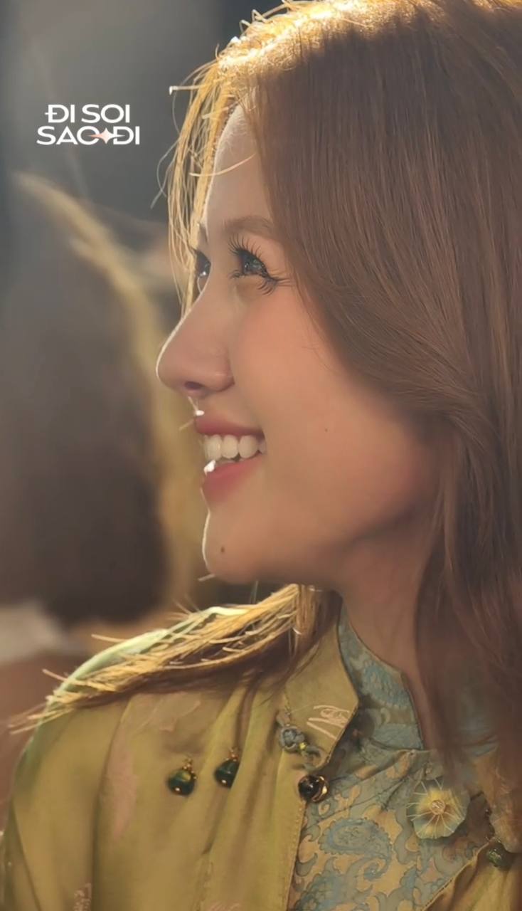 Uyển &Acirc;n g&acirc;y ấn tượng với nhan sắc nổi bật D&ugrave; gặp sự cố makeup tại sự kiện - Ảnh 2.