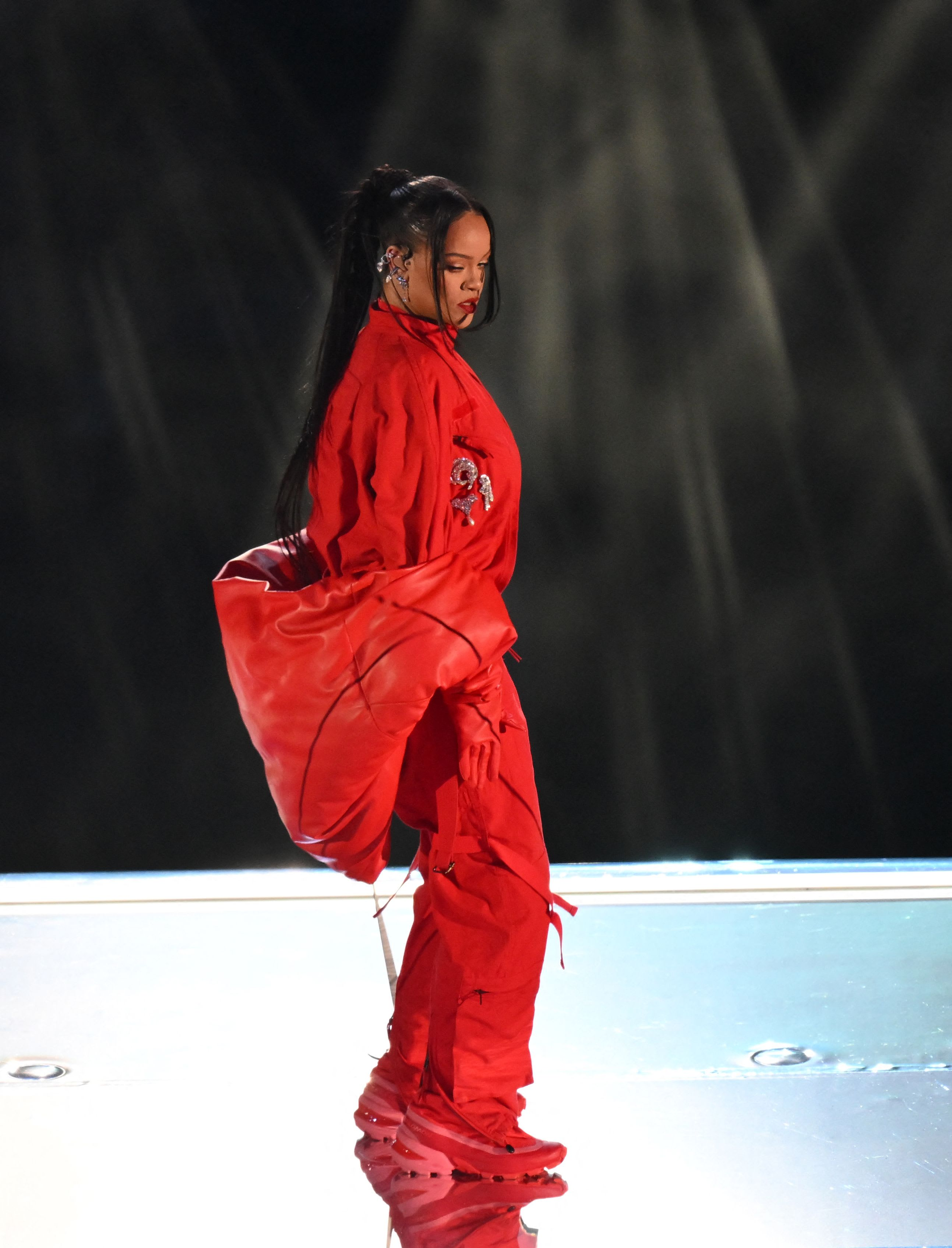 rihanna-maison-margiela-mm6-red-super-bowl-sneakers-sidejpeg-132109114-176692764855568560663-1767168438098-1767168438976582702990.png