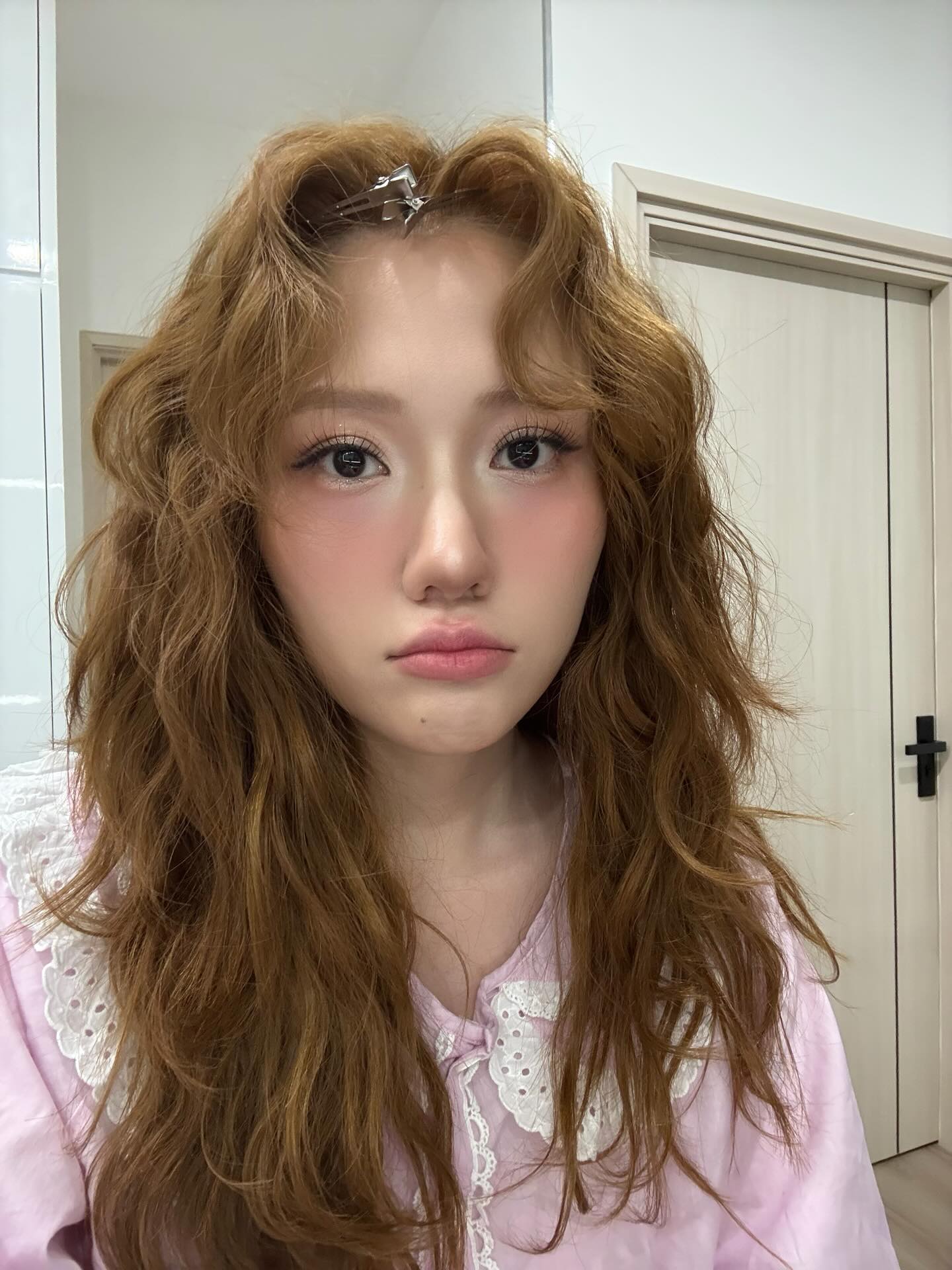 Uyển &Acirc;n g&acirc;y ấn tượng với nhan sắc nổi bật D&ugrave; gặp sự cố makeup tại sự kiện - Ảnh 12.