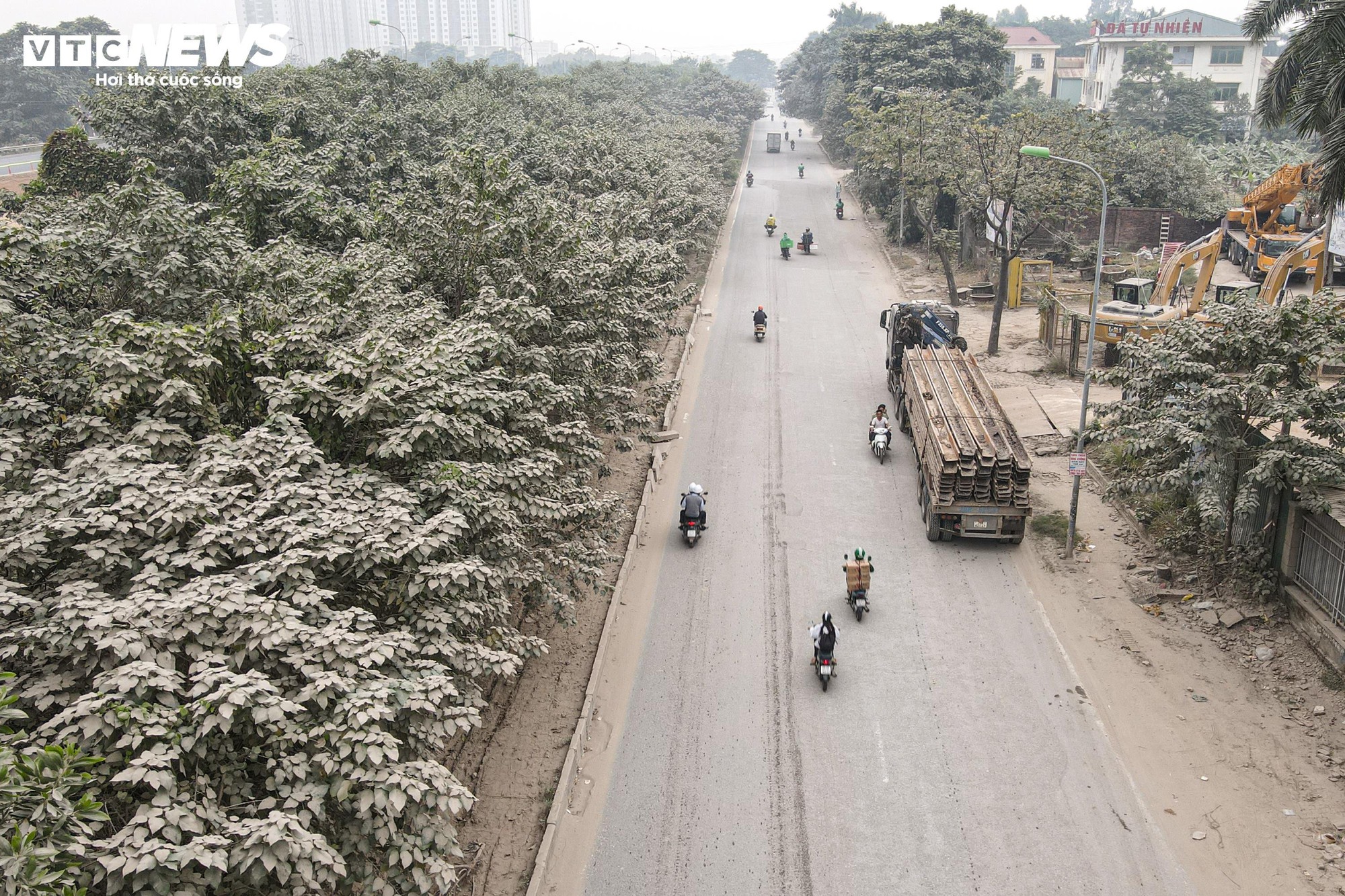 Bụi mù bao phủ Hà Nội: Tình trạng ô nhiễm nghiêm trọng ảnh hưởng đến sức khỏe - Ảnh 5.