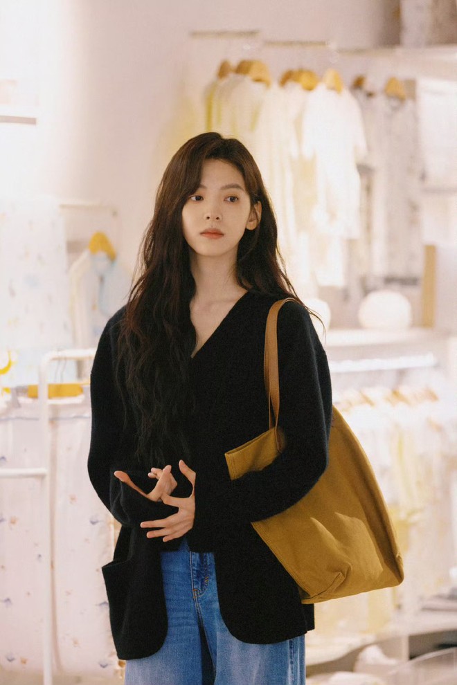 Bạch nguyệt quang đình đám ép cân, lộ chân gầy phát sợ- Ảnh 6.