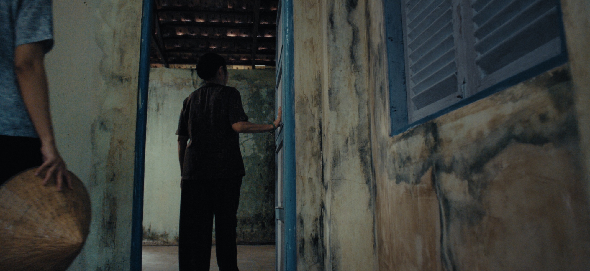 Hậu trường Bộ phim nhà Hai Chủ: Câu chuyện rùng rợn từ việc mua nhà giá rẻ - Ảnh 2.