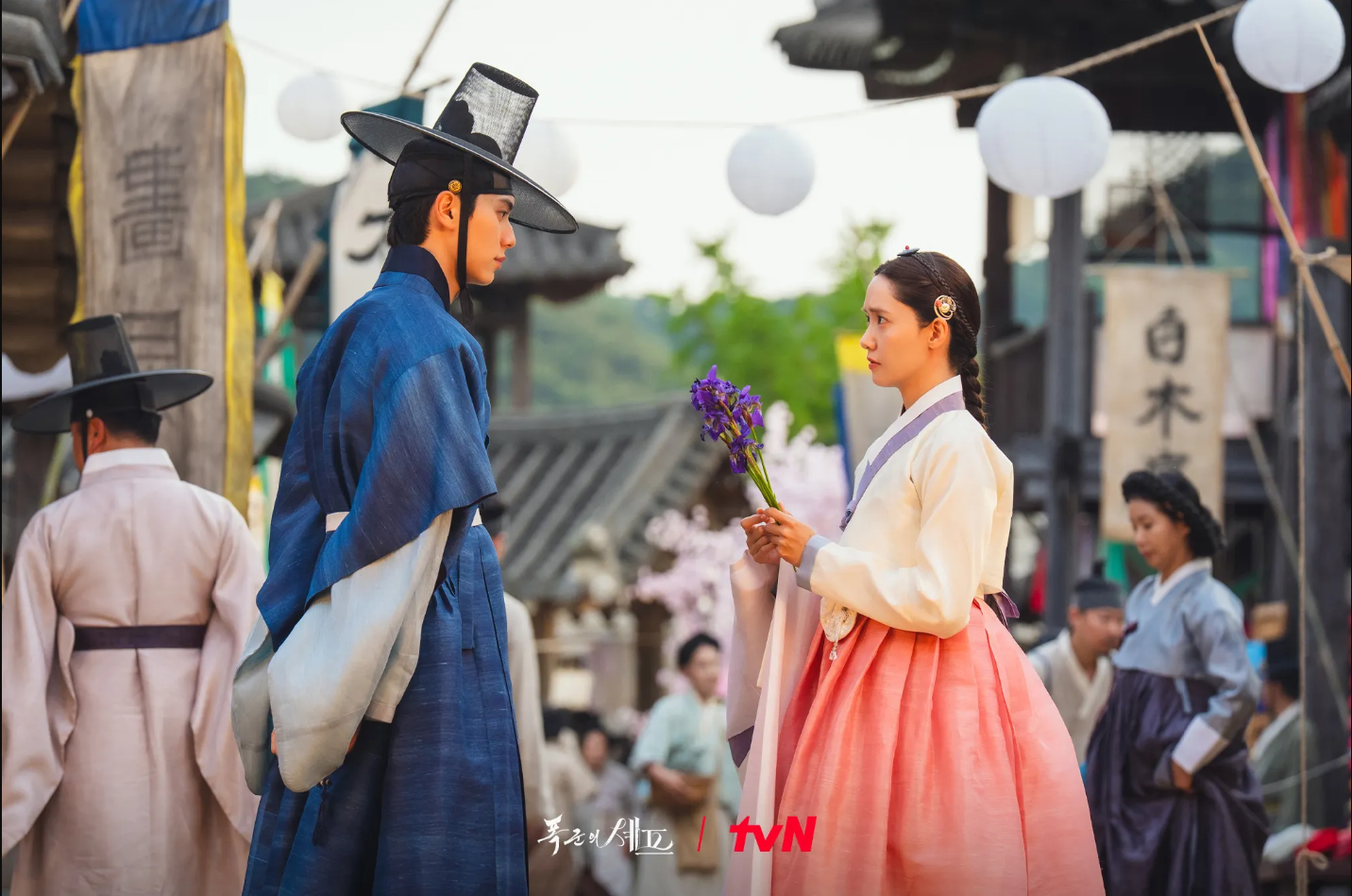 Hậu trường phim ngôn tình 2025 với 10 tác phẩm lãng mạn gây sốt màn ảnh - Ảnh 3.