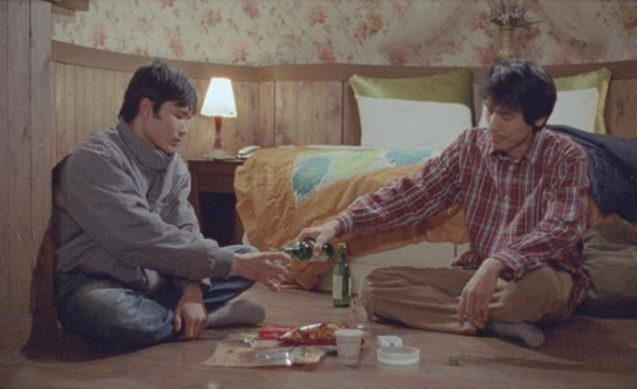 Quang Sự: Nam diễn viên Việt duy nhất đóng chính phim Hàn từ vai đầu tiên - Ảnh 3.