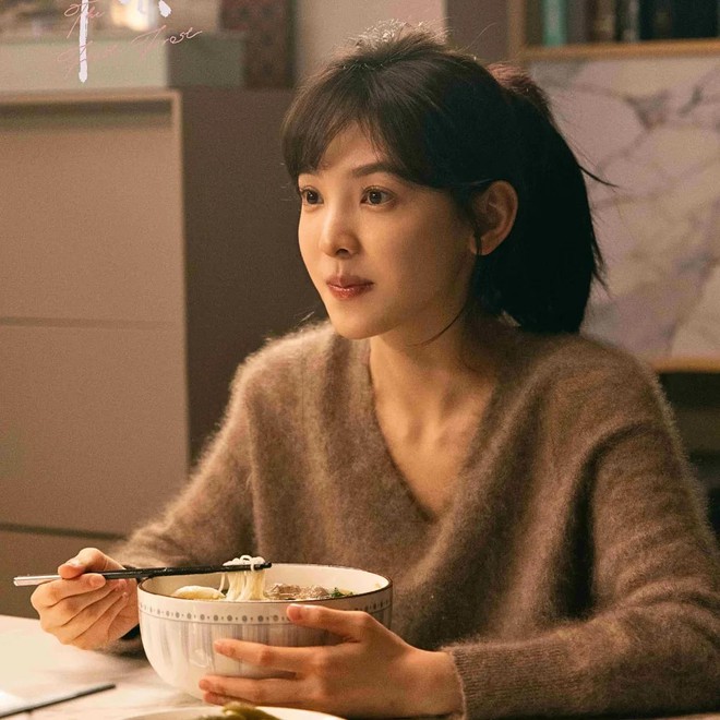 Bạch nguyệt quang đình đám ép cân, lộ chân gầy phát sợ- Ảnh 7.