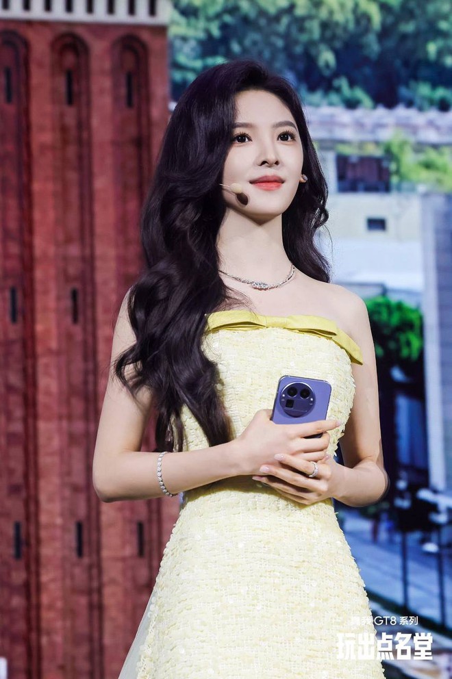 Bạch nguyệt quang đình đám ép cân, lộ chân gầy phát sợ- Ảnh 10.