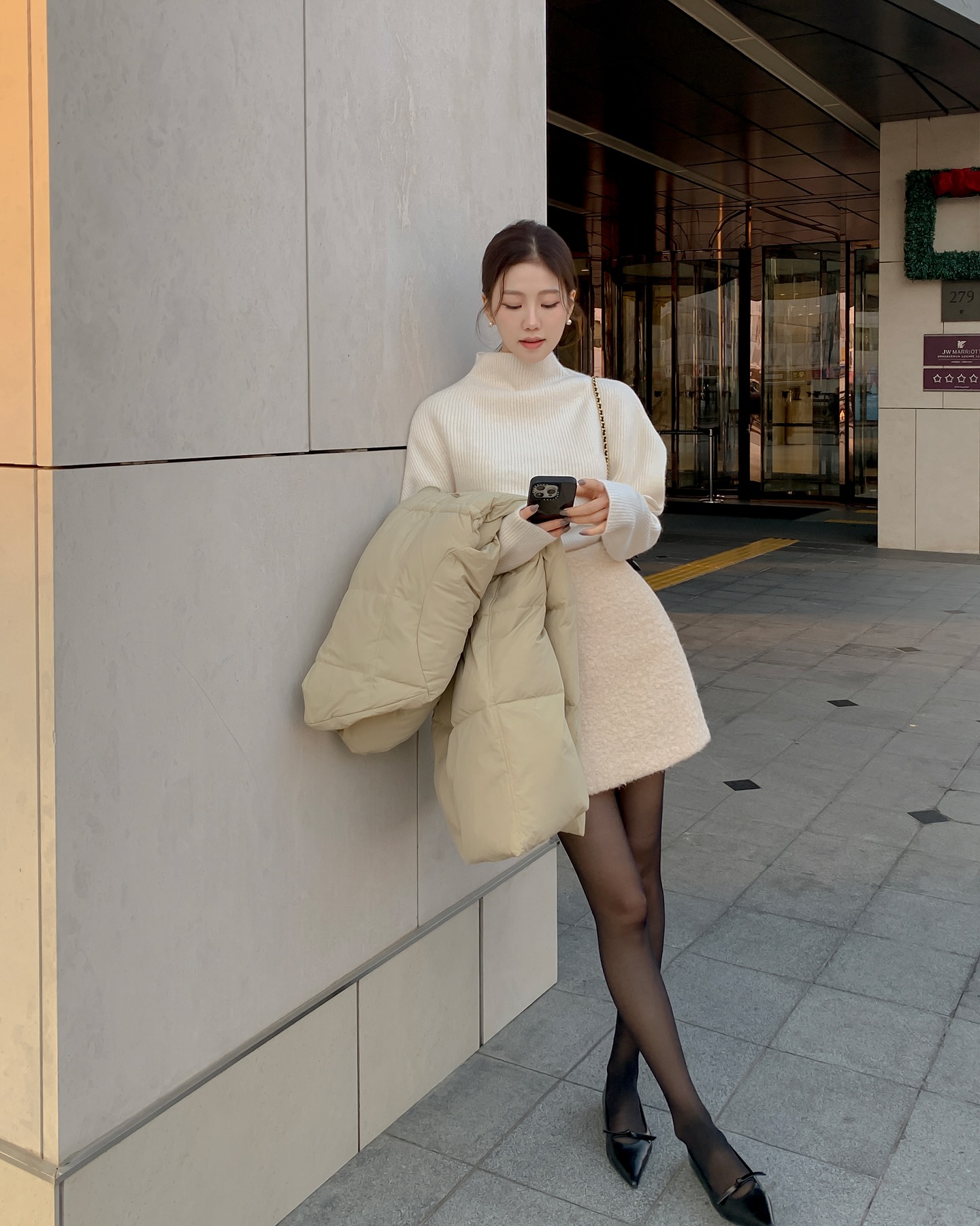 5 Mẫu chân váy hack tuổi sang trọng giúp bạn trẻ trung hơn - Ảnh 3. 5 Mẫu chân váy hack tuổi sang trọng giúp bạn trẻ trung hơn - Ảnh 3.